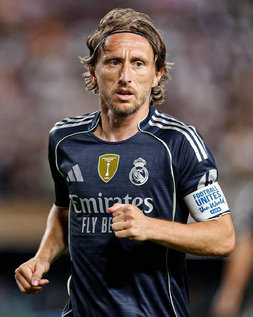 三分弹无虚发！陈林坚加盟山东首秀三分5中5得到19分