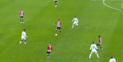 媒体人：李贤重几乎以一己之力摧毁中国男篮的外线防守