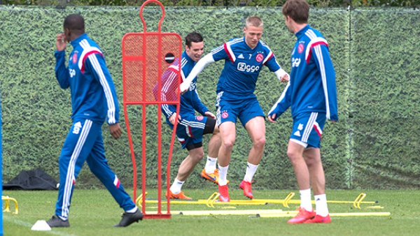 使得他在边 使得他在边